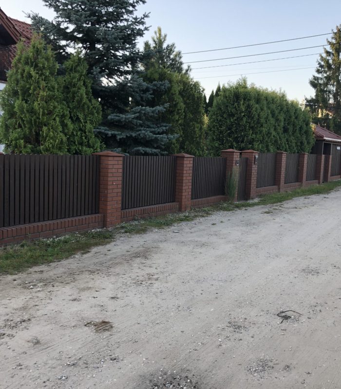 Ogrodzenie po renowacji